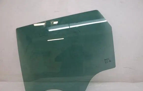 Rear door window glass