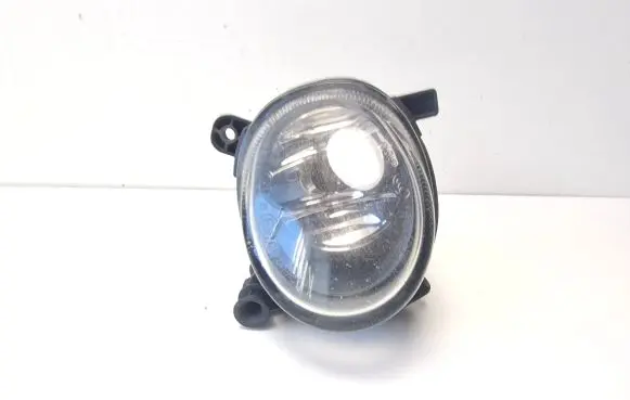 Volkswagen PASSAT CC Front fog light 89205629