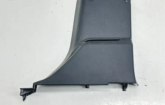 (B) pillar trim (bottom)