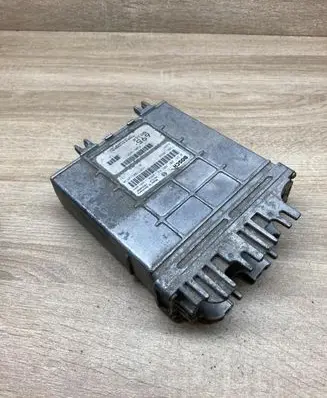 Volvo S40, V40 Engine control unit/module ECU P30613695 7700110648 0281001906