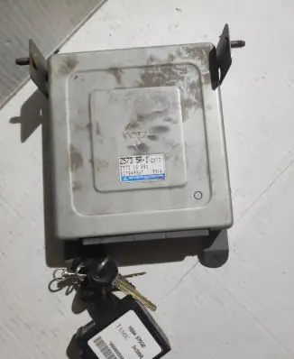 Mazda 323 F Engine control unit/module Z5735R1