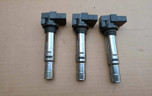 Seat Ibiza IV (6J,6P) High voltage ignition coil 036905715F