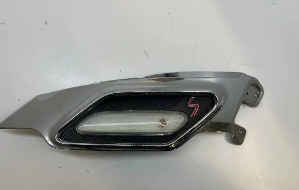 Mini Cooper Countryman R60 Front fender indicator light 61697910 9803127