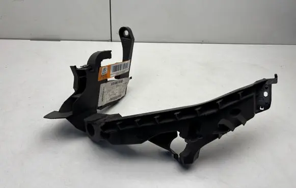 Audi A4 S4 B8 8K Headlight/headlamp mounting bracket 8K0805607C