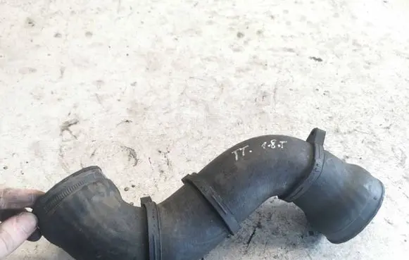 Audi TT Mk1 Intercooler hose/pipe 8l9145790a
