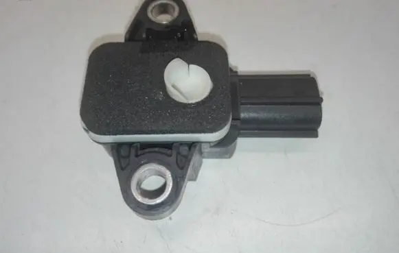 Audi A8 S8 D4 4H Airbag deployment crash/impact sensor 8P0955557