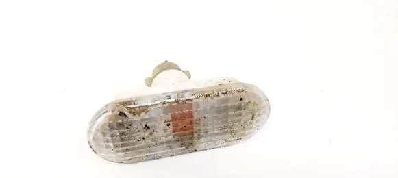 Ford Focus Front fender indicator light 4M5A13K309AA 4M5A-13K309-AA