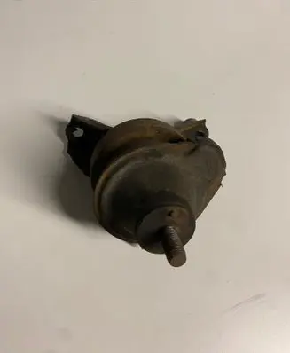 Honda Prelude Engine mount bracket