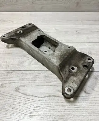 BMW 5 F10 F11 Gearbox mounting bracket 6777613