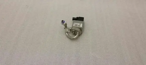 Mercedes-Benz C W205 Air conditioning (A/C) expansion valve A2058307401