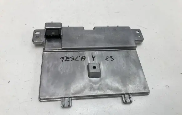 Tesla Model Y Wireless charging module 1755100 175510000D