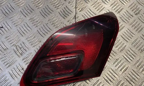 Opel Astra J Rear/tail lights 1090098