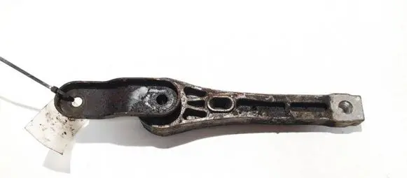 Volkswagen PASSAT B6 Engine mount bracket 3c0199855a