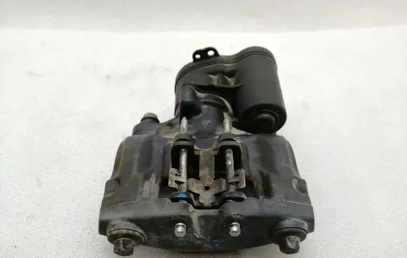 Chevrolet Corvette C8 Rear brake caliper 13546299