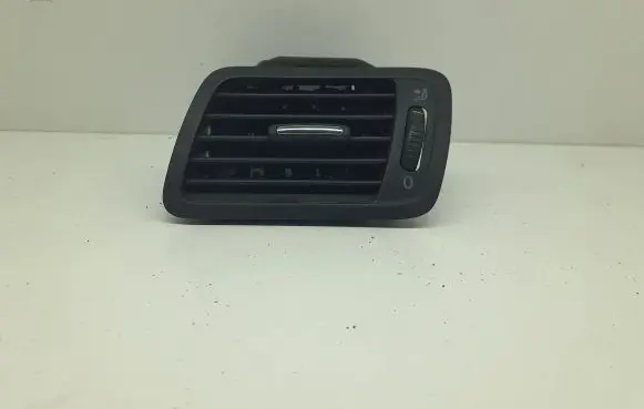 Volkswagen PASSAT B6 Dashboard side air vent grill/cover trim 3C1819701E