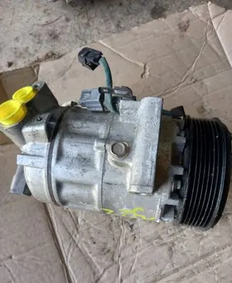 Renault Clio V Air conditioning (A/C) compressor (pump) 926004423R T2313807209