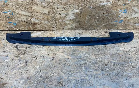 Seat Leon (5F) Front bumper lip S2509B022-M