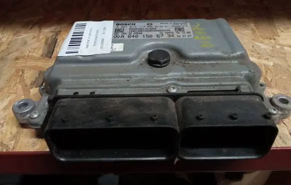 Mercedes-Benz A W169 Engine control unit/module 0281015113 1039S24378 A6401506734