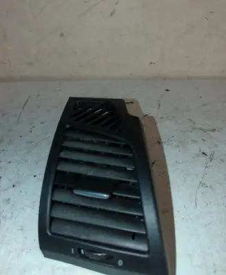 BMW 1 E81 E87 Dashboard side air vent grill/cover trim 7059188