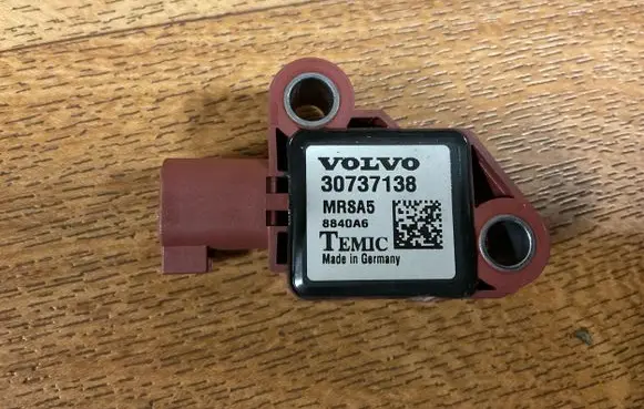 Volvo V50 Airbag deployment crash/impact sensor 8840A6 30737138