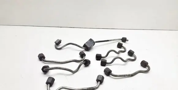 BMW X5 E70 Fuel injector supply line/pipe 