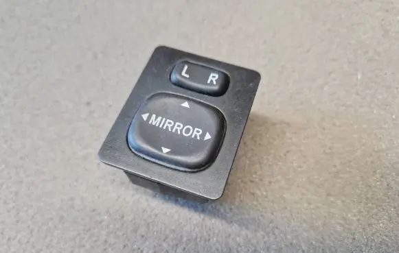 Mitsubishi L200 Wing mirror switch 