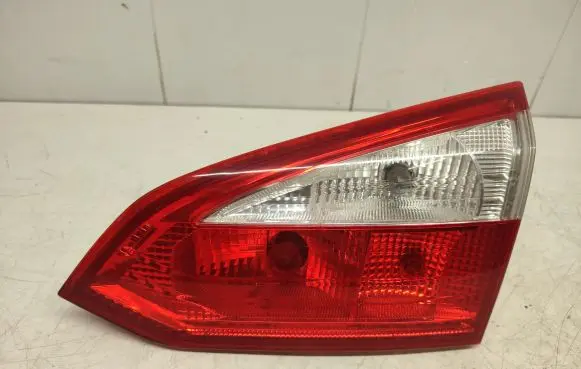 Ford Focus Tailgate rear/tail lights BM5113A602