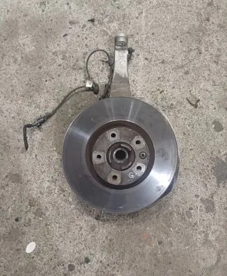 Porsche Cayenne (92A) Front wheel hub spindle knuckle