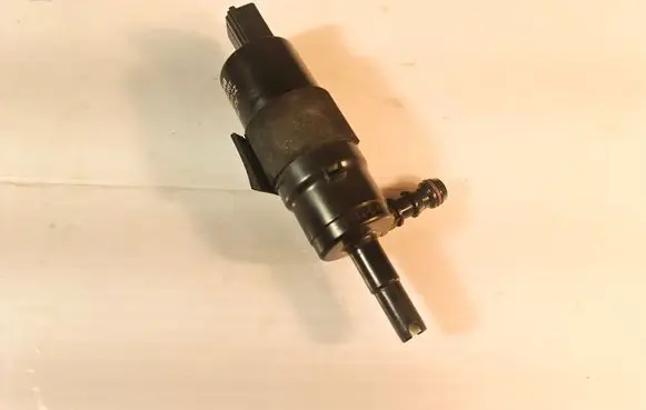 Audi A6 S6 C6 4F Windscreen/windshield washer pump 3B7955681