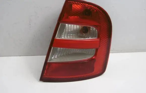 Skoda Fabia Mk1 (6Y) Rear/tail lights 6Y6945096B