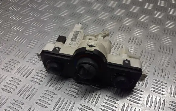 Renault Megane II Interior fan control switch 69420001