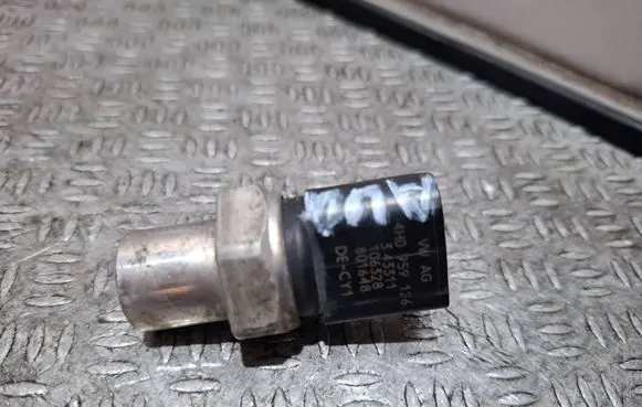 Audi A5 8T 8F Air conditioning (A/C) pressure sensor 4H0959126