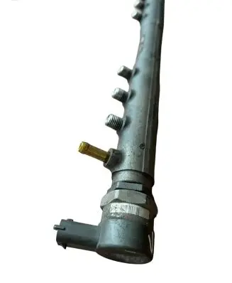 Volvo XC90 Fuel main line pipe 30777554 0445215023