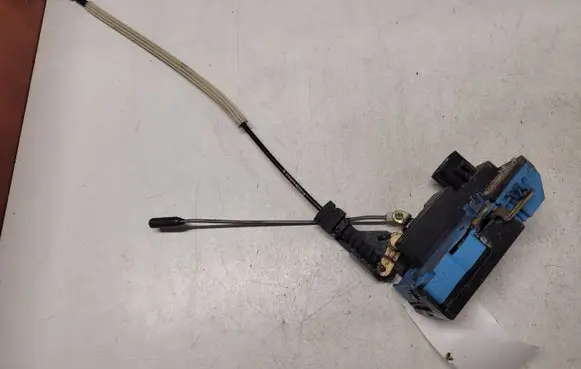 Volvo V70 Front door lock
