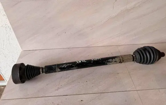 Volkswagen PASSAT B7 Front driveshaft
