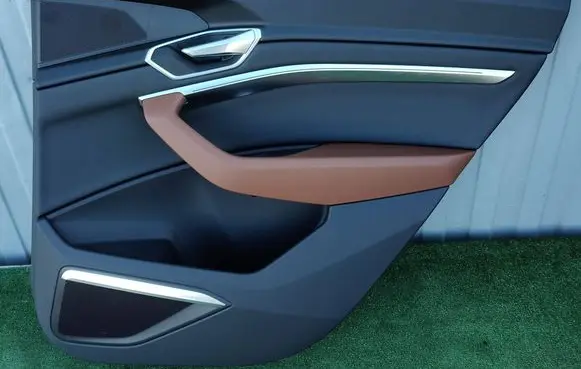 Audi e-tron Coupe rear side trim panel 4KE867488 156200441A