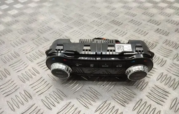 Mercedes-Benz B W246 W242 Climate control unit A2469000715 A2469010805