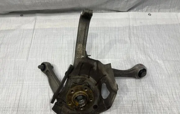 Alfa Romeo Stelvio Front wheel hub spindle knuckle