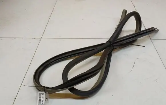 Toyota Yaris Rubber seal rear door 