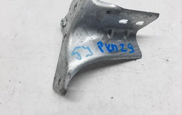 Skoda Fabia Mk2 (5J) Fender mounting bracket 5J0821142A