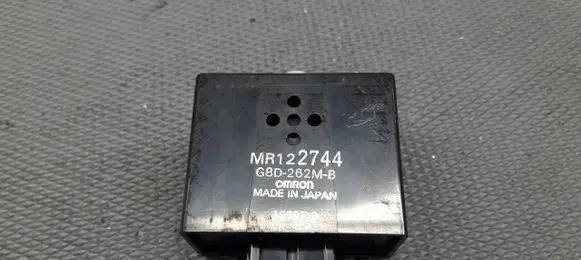 Mitsubishi Pajero Fuel pump relay MR122744