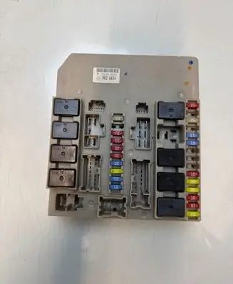 Renault Clio III Fuse module 902663a