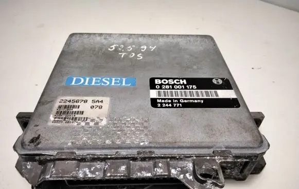 BMW 5 E34 Engine control unit/module 0281001175 2244771