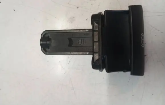Volvo XC90 Hand brake release handle 8683963