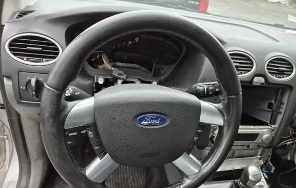 Ford Focus C-MAX Steering wheel