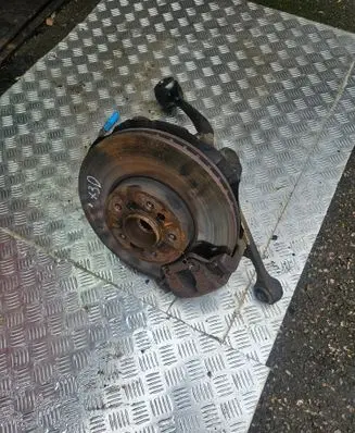 BMW X3 E83 Front wheel hub