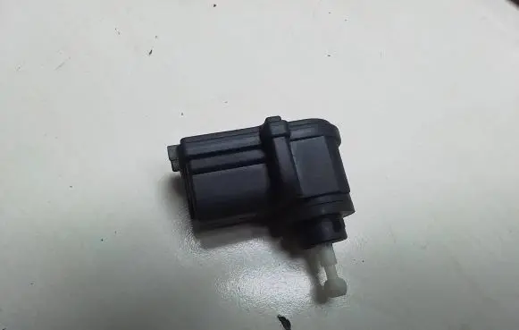 Ford Focus Headlight level adjustment motor XS4X13K198AB