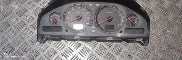 Volvo XC90 Speedometer (instrument cluster) 30746111