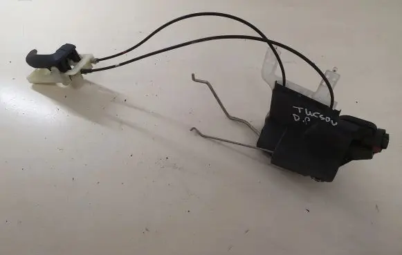 Hyundai Tucson JM Front door lock