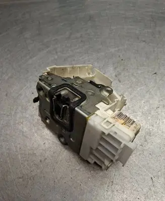 Mercedes-Benz ML W164 Rear door lock 1697302235
